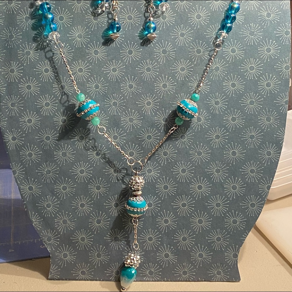 Turquoise and silver beaded necklace & ear rings